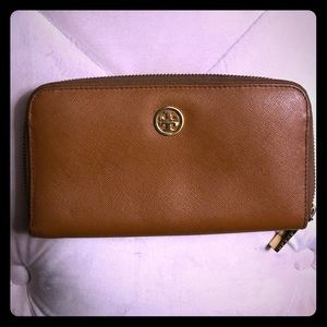 Tory Burch Emerson Zip Leather Wallet brown